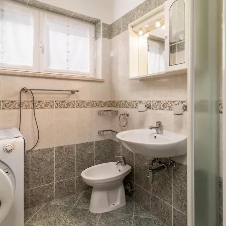 Cozy In With Kitchen Apartman