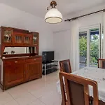 3 Bedroom Cozy In *