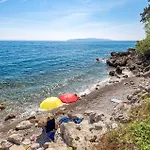 Apartman 3 Bedroom Cozy In Ika